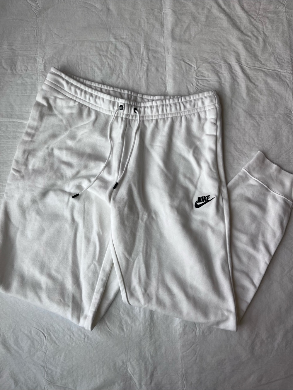 Nike Women’s Standard Fit Mid Rise White Sweat Pants Joggers NWT